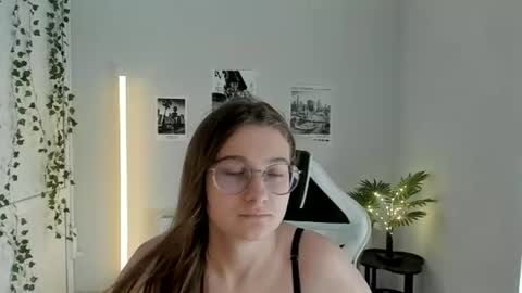 Amelie online show from July 2026 07:36:01 AM