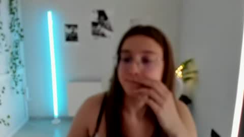 Amelie online show from July 2026 07:43:01 AM