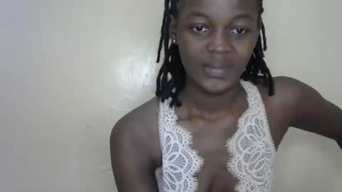 Snapshot of queen_banice chatting on November 2025 12:32:02 AM queen_banice online show from November 2025 12:32:02 AM