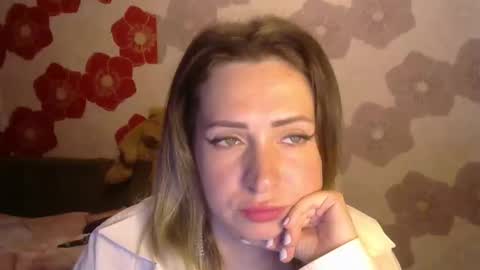 Snapshot of queen_daenerys chatting on September 2025 06:52:01 PM Queen Daenerys online show from September 2025 06:52:01 PM