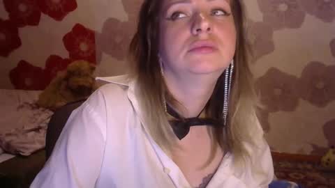 Snapshot of queen_daenerys chatting on September 2025 06:01:02 PM Queen Daenerys online show from September 2025 06:01:02 PM