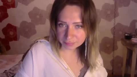 Snapshot of queen_daenerys chatting on September 2025 02:11:01 PM Queen Daenerys online show from September 2025 02:11:01 PM