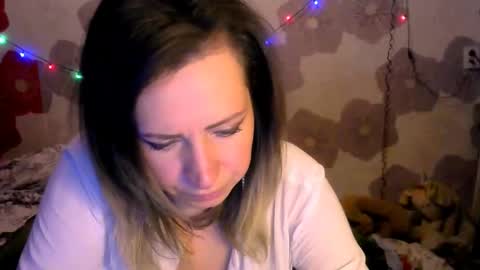 Snapshot of queen_daenerys chatting on October 2025 04:38:02 PM Queen Daenerys online show from October 2025 04:38:02 PM