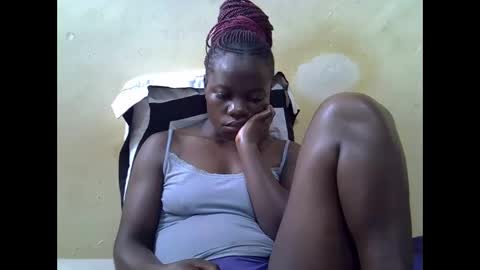 Snapshot of queen_darling3 chatting on October 2025 08:04:01 AM Gentrix online show from October 2025 08:04:01 AM