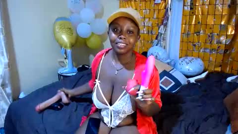Snapshot of queen_doly chatting on May 2026 02:51:02 AM QUEEN DOLY online show from May 2026 02:51:02 AM