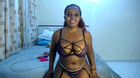 Snapshot of queen_doly chatting on July 2026 01:57:01 AM QUEEN DOLY online show from July 2026 01:57:01 AM