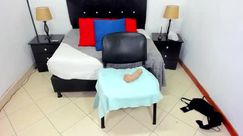 Queen online show from December 2024 01:24:01 AM