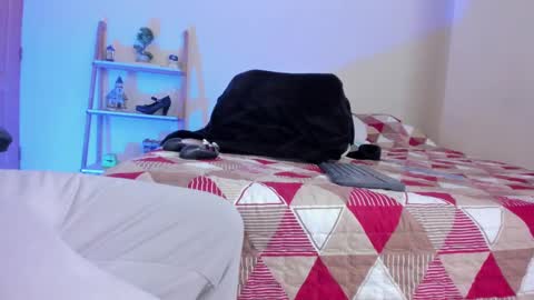 Your Queen Esthefi online show from February 2025 08:53:02 PM