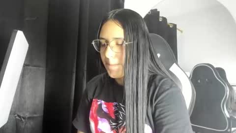 Snapshot of queen_findom1 chatting on November 2025 08:51:01 PM queen_findom1 online show from November 2025 08:51:01 PM