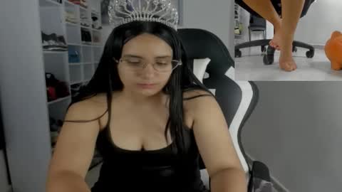 queen_findom1 online show from December 2025 05:49:02 AM