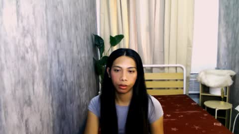 queen_gia online show from April 2026 12:59:02 AM