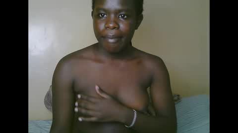 Snapshot of queen_latasha chatting on September 2025 01:59:01 PM queen_latasha online show from September 2025 01:59:01 PM