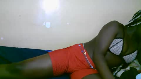 Snapshot of queen_latasha chatting on November 2025 11:03:01 AM queen_latasha online show from November 2025 11:03:01 AM