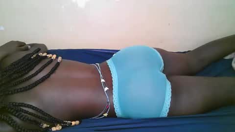 Snapshot of queen_latasha chatting on December 2025 04:09:01 AM queen_latasha online show from December 2025 04:09:01 AM