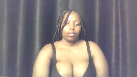 Snapshot of queen_melanine chatting on February 2026 10:41:02 AM QUEEN online show from February 2026 10:41:02 AM