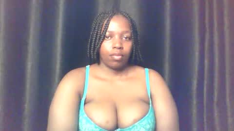 Snapshot of queen_melanine chatting on February 2026 04:05:02 AM QUEEN online show from February 2026 04:05:02 AM