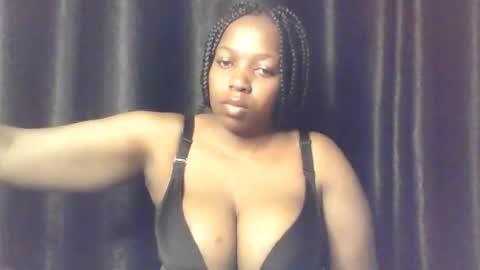 Snapshot of queen_melanine chatting on February 2026 03:36:02 AM QUEEN online show from February 2026 03:36:02 AM