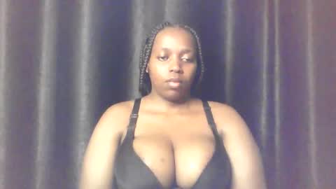 Snapshot of queen_melanine chatting on February 2026 12:39:02 PM QUEEN online show from February 2026 12:39:02 PM