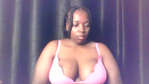 Snapshot of queen_melanine chatting on March 2026 03:45:02 AM QUEEN online show from March 2026 03:45:02 AM