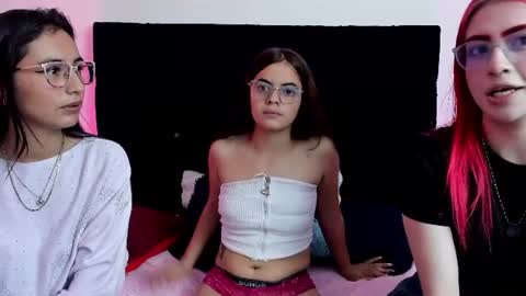 Snapshot of queen_misy chatting on June 2026 02:24:02 AM queen_misy online show from June 2026 02:24:02 AM