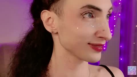 Snapshot of queen_of_tease chatting on April 2026 04:00:01 PM queen_of_tease online show from April 2026 04:00:01 PM