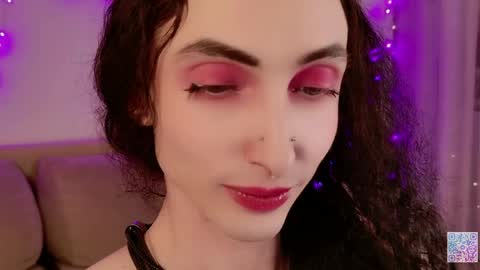 Snapshot of queen_of_tease chatting on April 2026 04:53:02 PM queen_of_tease online show from April 2026 04:53:02 PM