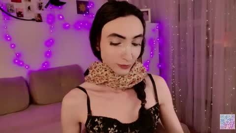 Snapshot of queen_of_tease chatting on May 2026 02:28:01 AM queen_of_tease online show from May 2026 02:28:01 AM