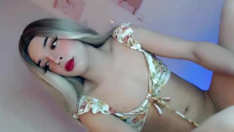 Snapshot of queen_of_temptation chatting on March 2026 01:04:01 PM CHESKA FUCK online show from March 2026 01:04:01 PM