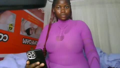 Snapshot of queen_sarafina chatting on March 2026 01:31:02 AM Queen Sara online show from March 2026 01:31:02 AM