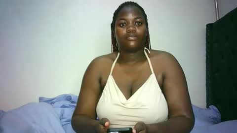 Snapshot of queen_sarafina chatting on April 2026 02:44:02 AM Queen Sara online show from April 2026 02:44:02 AM