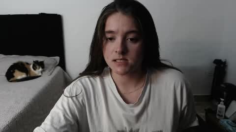 Queen Val online show from April 2026 02:05:01 AM