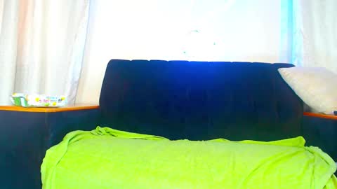 queen_zoe01 online show from December 2025 09:14:01 AM