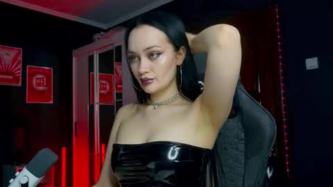 Snapshot of queenaliss chatting on January 2026 08:29:02 AM Your world and the universe Aliss online show from January 2026 08:29:02 AM