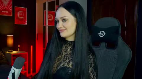 Snapshot of queenaliss chatting on February 2026 08:09:01 AM Your world and the universe Aliss online show from February 2026 08:09:01 AM