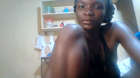 Snapshot of queenate581501024 chatting on July 2026 12:27:01 AM queenate581501024 online show from July 2026 12:27:01 AM