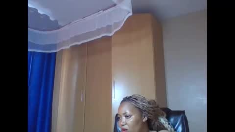 Queenbebony2 online show from April 2026 09:30:01 AM