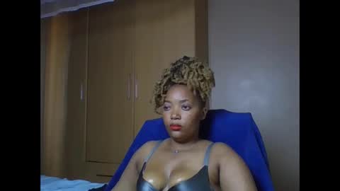 Queenbebony2 online show from June 2026 12:05:02 PM