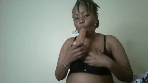 queen online show from November 2025 09:31:01 AM