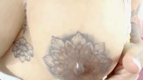 Snapshot of queenbusty1 chatting on March 2026 01:42:02 AM Queenbusty1 online show from March 2026 01:42:02 AM