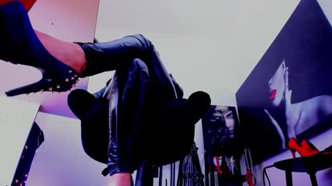 Misscatsnow online show from January 2026 02:17:02 AM