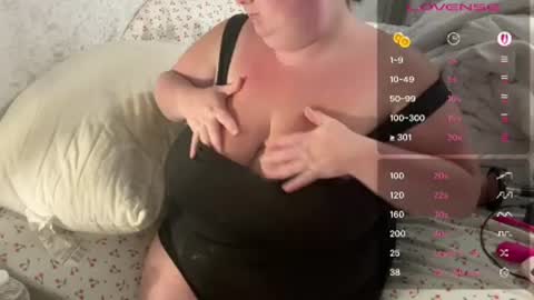 Snapshot of queencurvesph chatting on July 2026 03:25:02 AM Queen curves online show from July 2026 03:25:02 AM