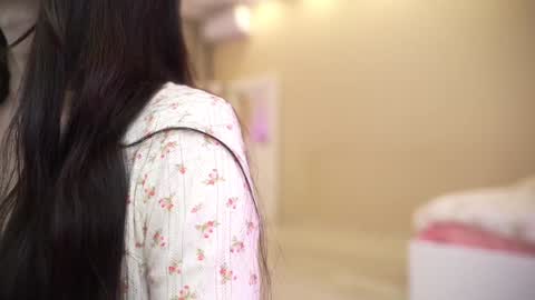 Snapshot of queenelia chatting on March 2026 12:32:02 PM Nelly INSTA queenelia online show from March 2026 12:32:02 PM