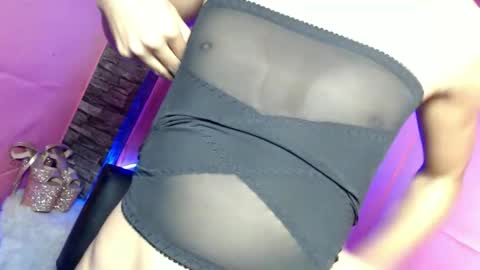 just call me QUEEN and ill be there online show from December 2025 07:15:02 AM