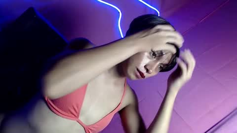 just call me QUEEN and ill be there online show from December 2025 06:09:01 AM