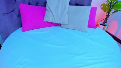 Queen online show from March 2025 09:26:01 PM