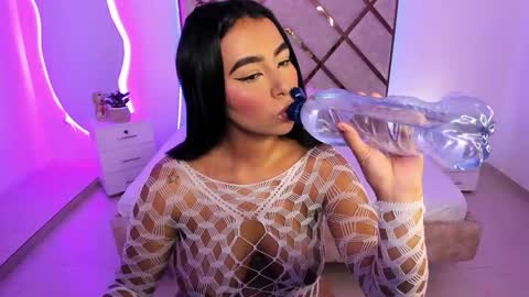 Snapshot of queenie_star1 chatting on March 2026 08:47:02 PM Maria Del Mar online show from March 2026 08:47:02 PM