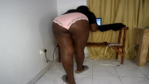 Nina online show from April 2026 04:33:02 PM