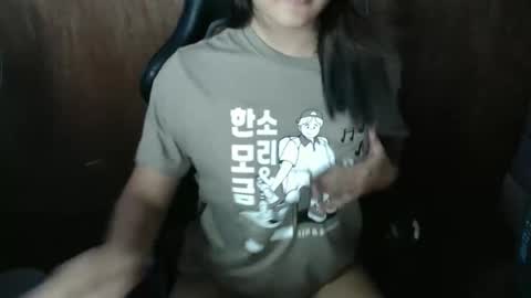 Snapshot of queenkrissha chatting on December 2025 06:07:02 AM queenkrissha online show from December 2025 06:07:02 AM