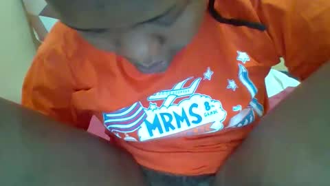 queenleona61 online show from September 2025 07:35:02 AM