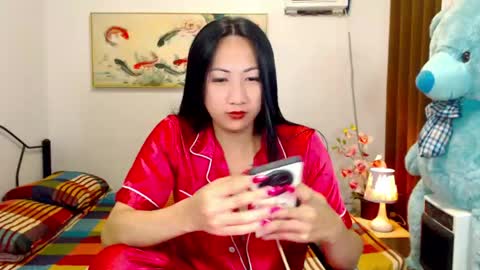 Snapshot of queenmistressts chatting on May 2026 02:48:01 PM QUEEN online show from May 2026 02:48:01 PM